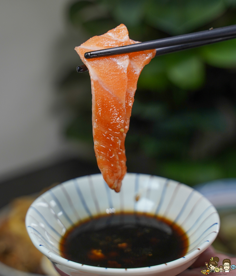 感丼現食料理 高雄丼飯 麵食 拉麵 生魚片 鮭魚 干貝 鳳山火車站 學區美食