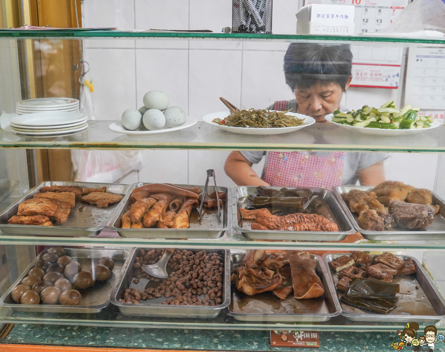 鄧記牛肉麵 手工麵 炸醬麵 榨菜 炒飯 巷弄 高雄 老店 老字號 傳承 好吃 推薦 必吃 限量 限定 炸醬餛飩