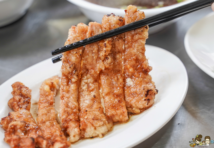 鄧記牛肉麵 手工麵 炸醬麵 榨菜 炒飯 巷弄 高雄 老店 老字號 傳承 好吃 推薦 必吃 限量 限定 炸醬餛飩