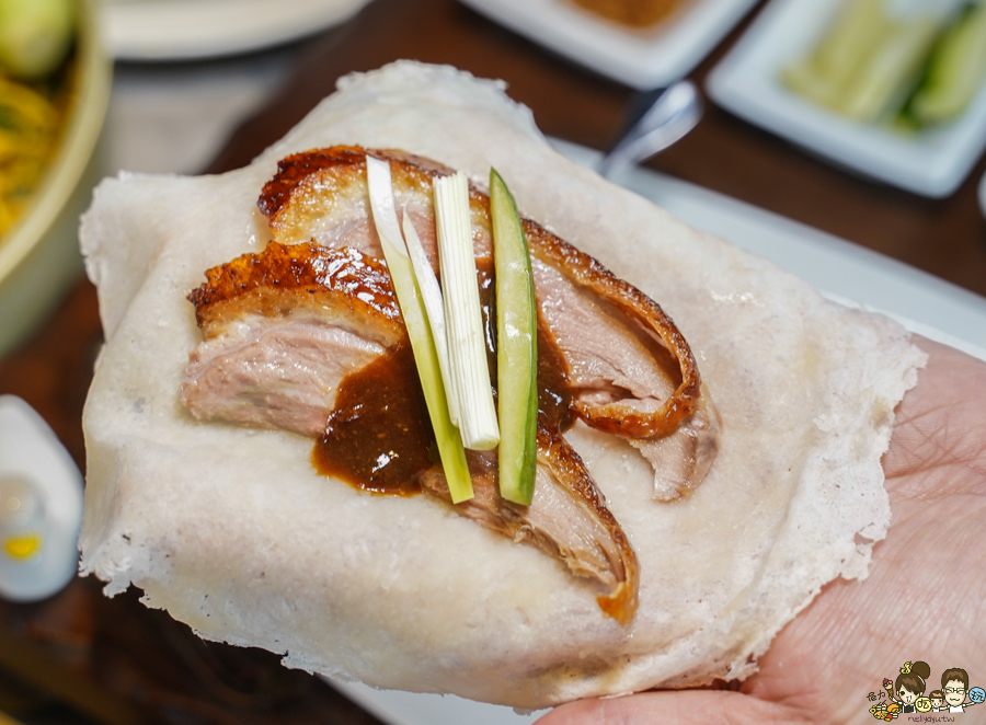 台南聚餐 台南美食 烤鴨 片鴨 櫻桃鴨 脆皮烤鴨 玥圓坊 聚餐 包廂 圓桌 聚會 尾牙 春酒