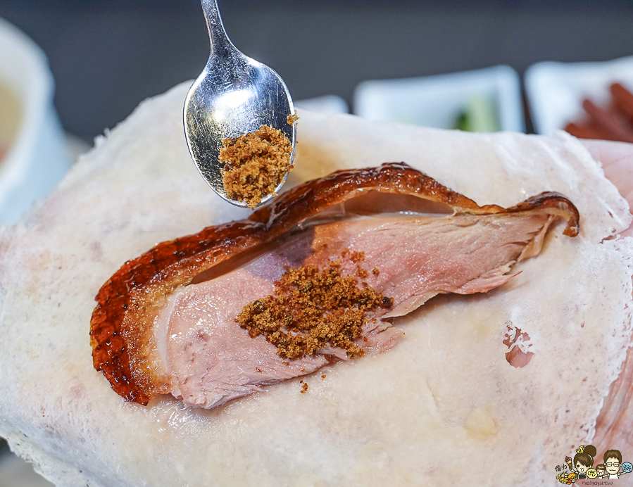 台南聚餐 台南美食 烤鴨 片鴨 櫻桃鴨 脆皮烤鴨 玥圓坊 聚餐 包廂 圓桌 聚會 尾牙 春酒