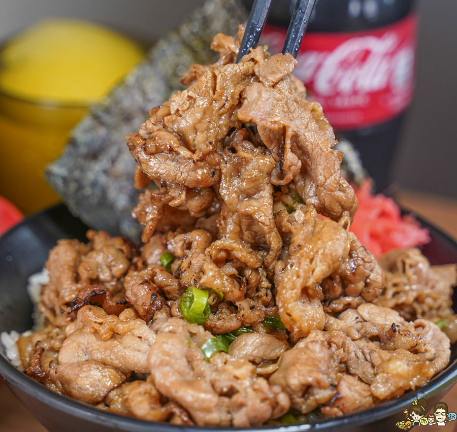 鳳山美食 必吃 好吃 肉肉 肉肉山 牛丁次郎坊 丼飯 拉麵 日式 晚餐宵夜