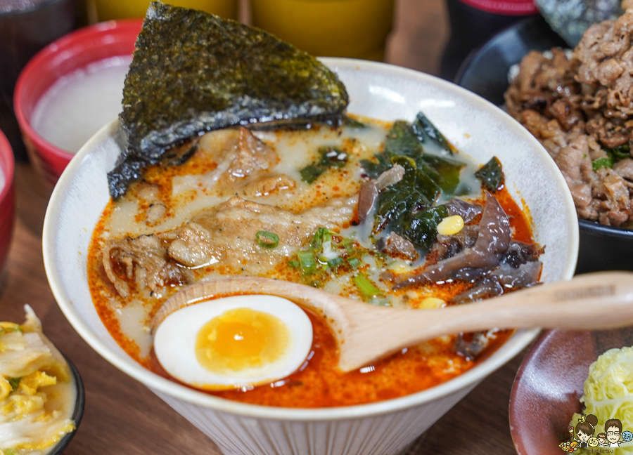 鳳山美食 必吃 好吃 肉肉 肉肉山 牛丁次郎坊 丼飯 拉麵 日式 晚餐宵夜