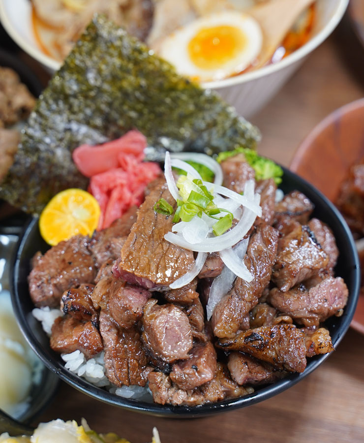 鳳山美食 必吃 好吃 肉肉 肉肉山 牛丁次郎坊 丼飯 拉麵 日式 晚餐宵夜