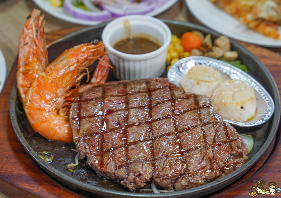 牛室 文山特區 親子聚餐 聚會 吃肉肉 鐵板 牛排 自助吧 吃到飽 