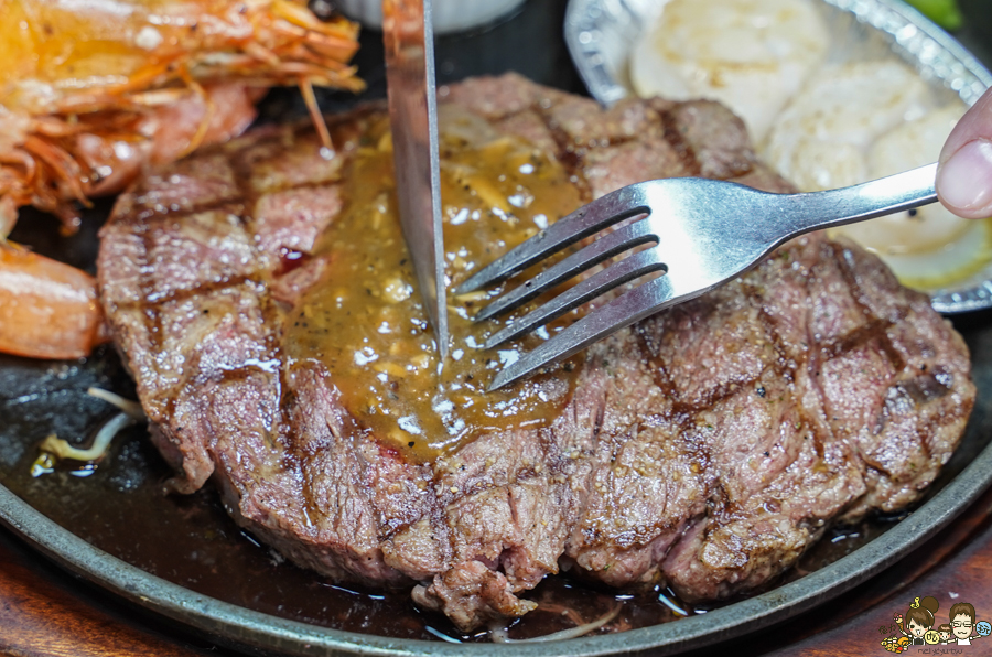 牛室 文山特區 親子聚餐 聚會 吃肉肉 鐵板 牛排 自助吧 吃到飽 