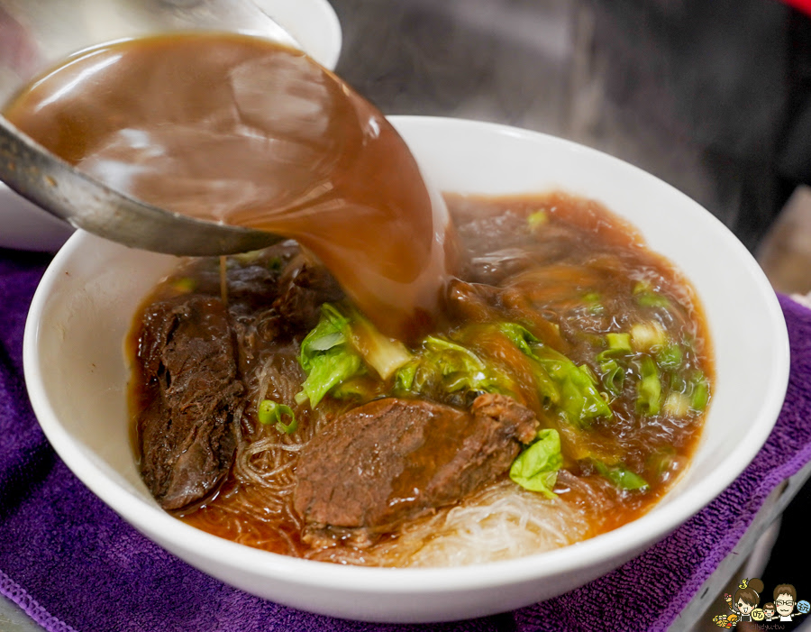 億豪牛肉麵 紅燒牛肉麵 清燉牛肉麵 麵食 乾拌麵 粗拉麵 拉麵 麵食 鳳山美食 大碗 平價 蔥爆 滷味 黑白切