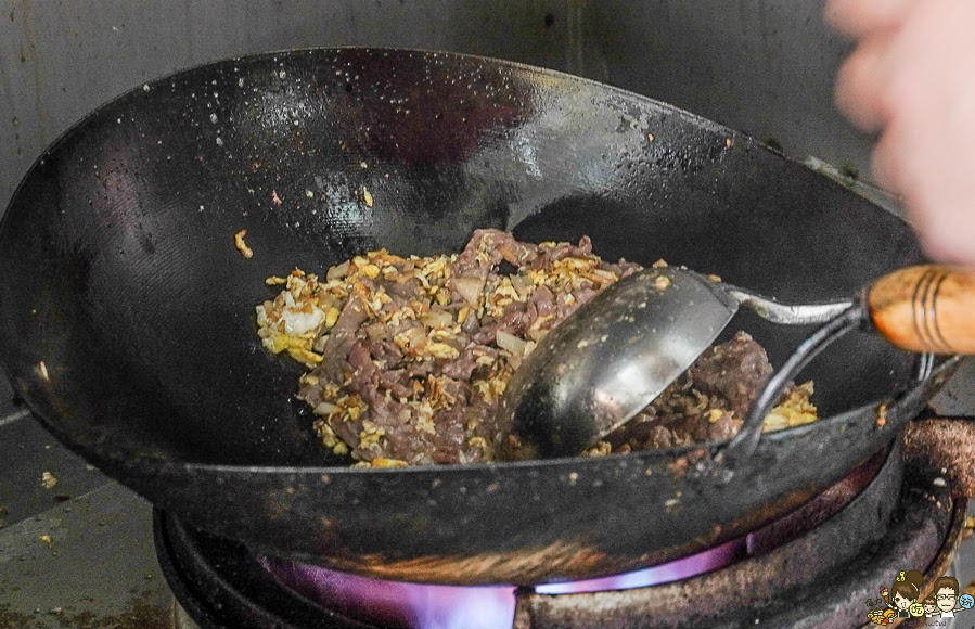 億豪牛肉麵 紅燒牛肉麵 清燉牛肉麵 麵食 乾拌麵 粗拉麵 拉麵 麵食 鳳山美食 大碗 平價 蔥爆 滷味 黑白切