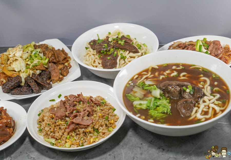 億豪牛肉麵 紅燒牛肉麵 清燉牛肉麵 麵食 乾拌麵 粗拉麵 拉麵 麵食 鳳山美食 大碗 平價 蔥爆 滷味 黑白切