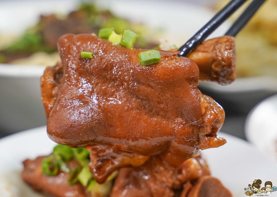 億豪牛肉麵 紅燒牛肉麵 清燉牛肉麵 麵食 乾拌麵 粗拉麵 拉麵 麵食 鳳山美食 大碗 平價 蔥爆 滷味 黑白切