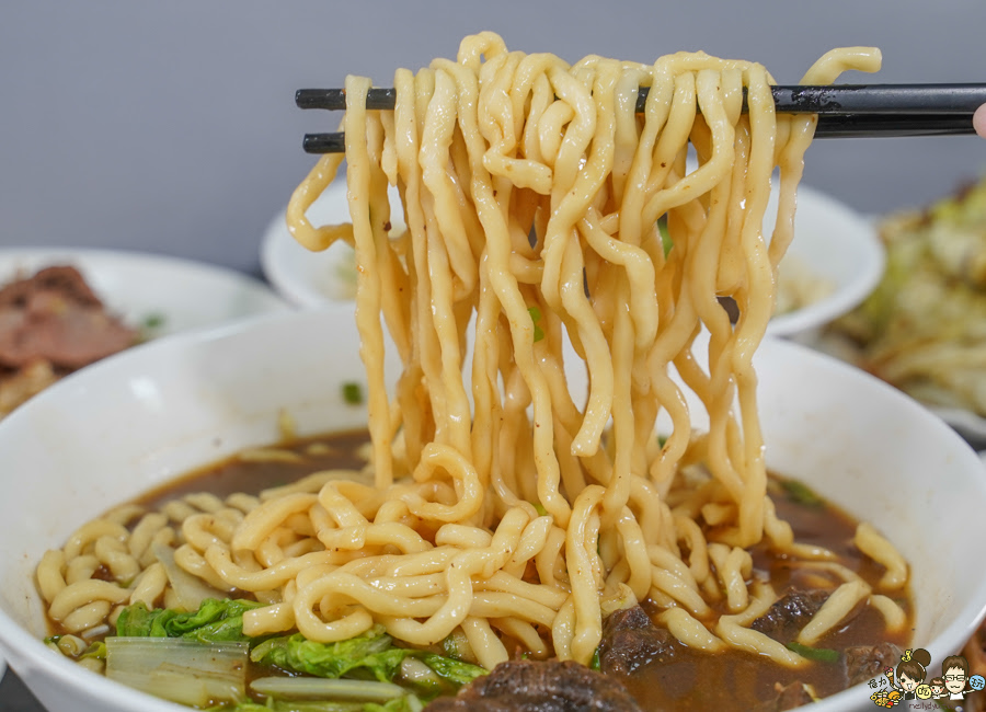 億豪牛肉麵 紅燒牛肉麵 清燉牛肉麵 麵食 乾拌麵 粗拉麵 拉麵 麵食 鳳山美食 大碗 平價 蔥爆 滷味 黑白切