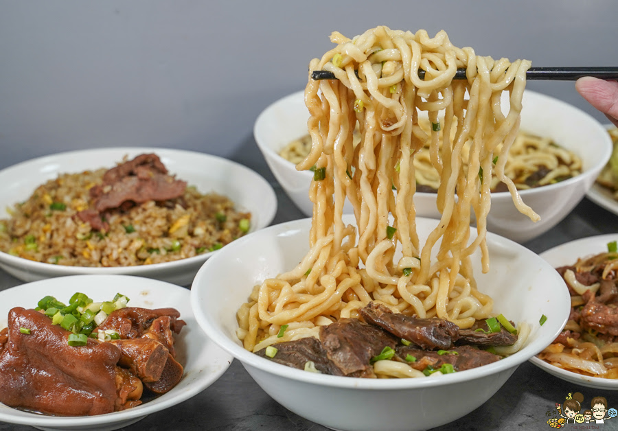億豪牛肉麵 紅燒牛肉麵 清燉牛肉麵 麵食 乾拌麵 粗拉麵 拉麵 麵食 鳳山美食 大碗 平價 蔥爆 滷味 黑白切