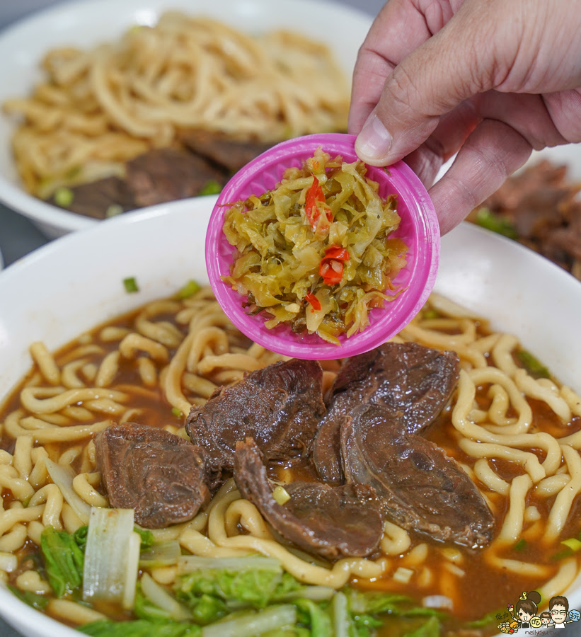 億豪牛肉麵 紅燒牛肉麵 清燉牛肉麵 麵食 乾拌麵 粗拉麵 拉麵 麵食 鳳山美食 大碗 平價 蔥爆 滷味 黑白切