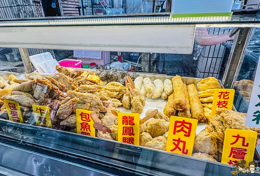 東港旗魚甜不辣 正忠市場 市場美食 必吃 魚漿 手工 黑輪 旗魚黑輪 糯米腸 湯 平價 好吃 推薦 