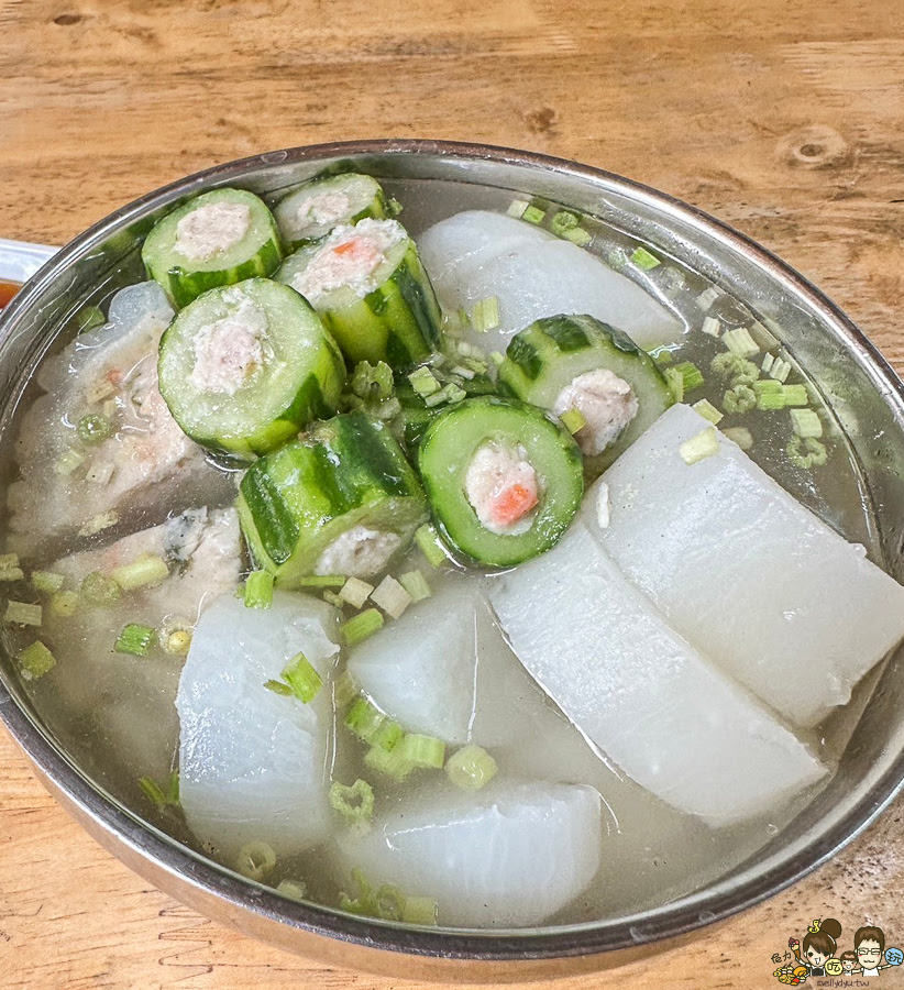 東港旗魚甜不辣 正忠市場 市場美食 必吃 魚漿 手工 黑輪 旗魚黑輪 糯米腸 湯 平價 好吃 推薦 