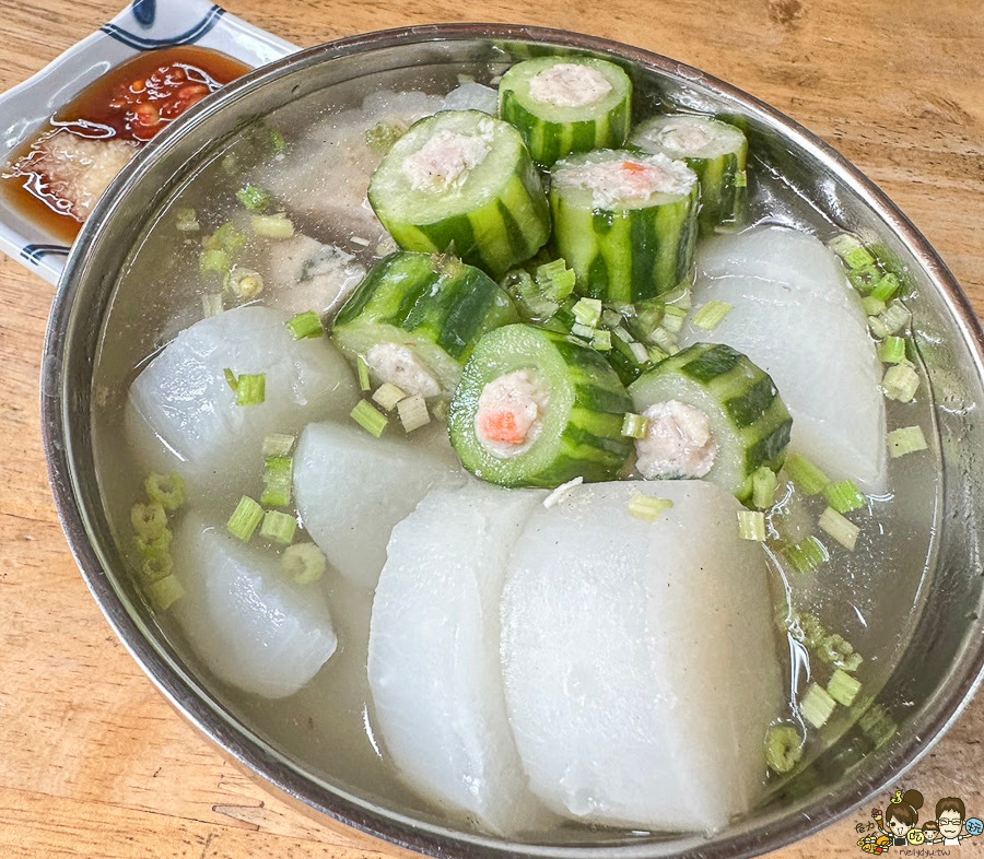 東港旗魚甜不辣 正忠市場 市場美食 必吃 魚漿 手工 黑輪 旗魚黑輪 糯米腸 湯 平價 好吃 推薦 