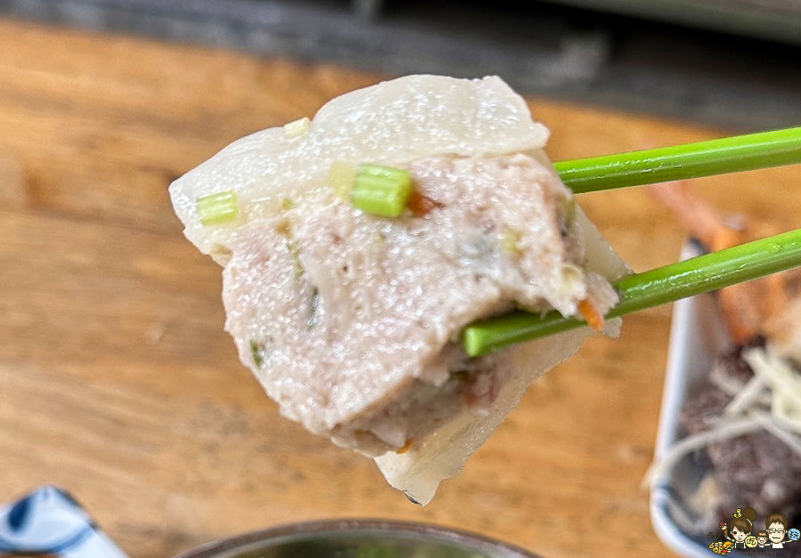 東港旗魚甜不辣 正忠市場 市場美食 必吃 魚漿 手工 黑輪 旗魚黑輪 糯米腸 湯 平價 好吃 推薦 