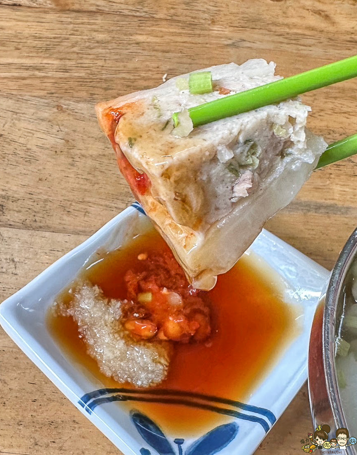 東港旗魚甜不辣 正忠市場 市場美食 必吃 魚漿 手工 黑輪 旗魚黑輪 糯米腸 湯 平價 好吃 推薦 