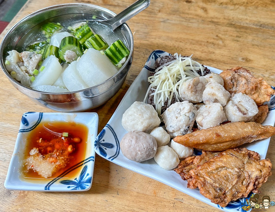東港旗魚甜不辣 正忠市場 市場美食 必吃 魚漿 手工 黑輪 旗魚黑輪 糯米腸 湯 平價 好吃 推薦 