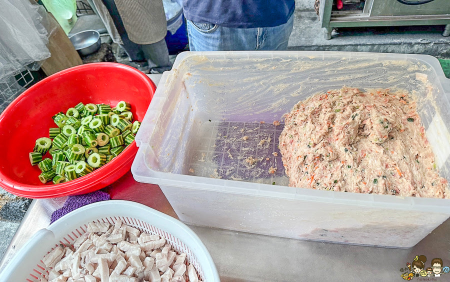 東港旗魚甜不辣 正忠市場 市場美食 必吃 魚漿 手工 黑輪 旗魚黑輪 糯米腸 湯 平價 好吃 推薦 