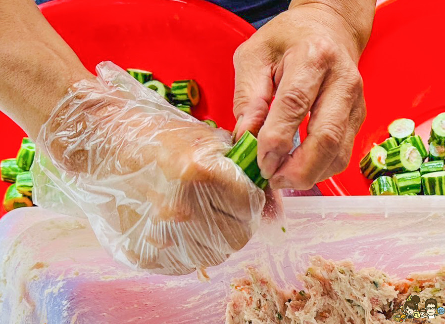東港旗魚甜不辣 正忠市場 市場美食 必吃 魚漿 手工 黑輪 旗魚黑輪 糯米腸 湯 平價 好吃 推薦 