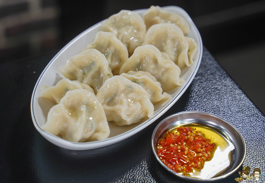 謦豐麵食館 高雄美食 在地美食 牛肉麵 豬肉麵 前鎮 老店 水餃 麵食 小菜 