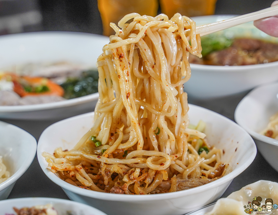 謦豐麵食館 高雄美食 在地美食 牛肉麵 豬肉麵 前鎮 老店 水餃 麵食 小菜 