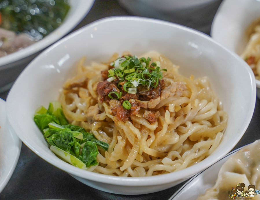 謦豐麵食館 高雄美食 在地美食 牛肉麵 豬肉麵 前鎮 老店 水餃 麵食 小菜 