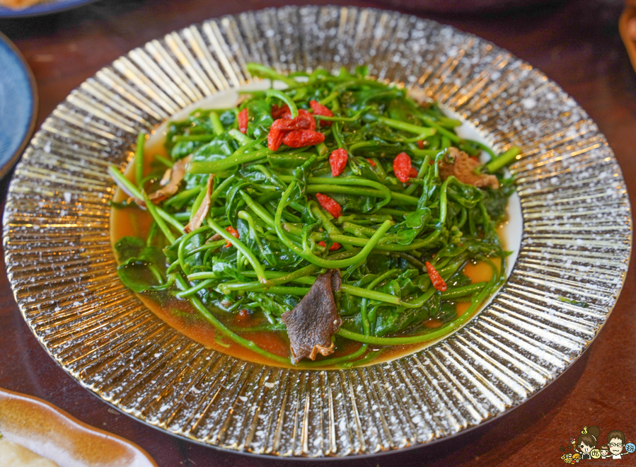 斐得蔬食 熱浪來襲 高雄義享 鴛鴦 火鍋 鍋物 首創 獨家 南洋蔬食 聚餐 聚會 吃美食 高雄美食百貨美食