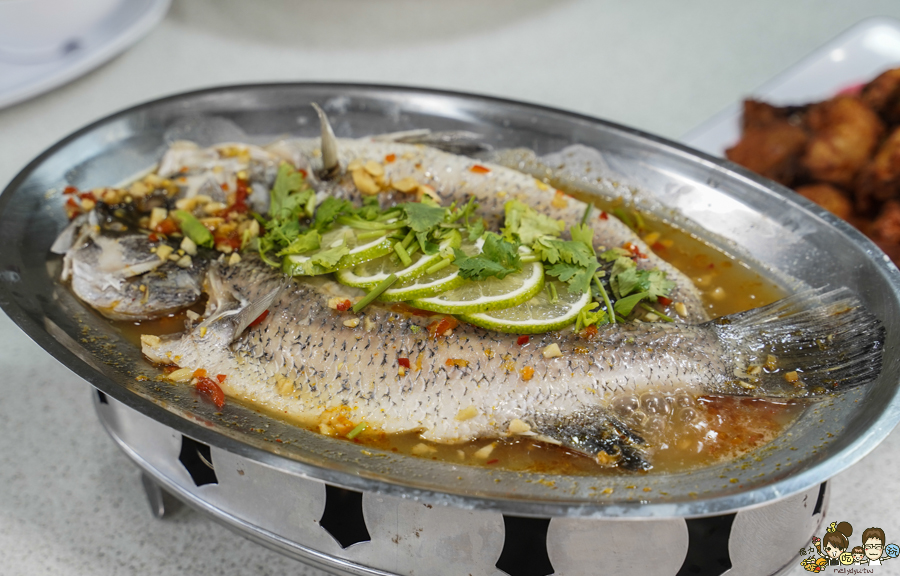 天美土雞城 奇美 十鼓 台南美食 土桶機 豆乳雞 麻油米糕 雞湯 好吃 聚餐 聚會 包廂 包場 團體 好停車 交流道旁 台南必吃