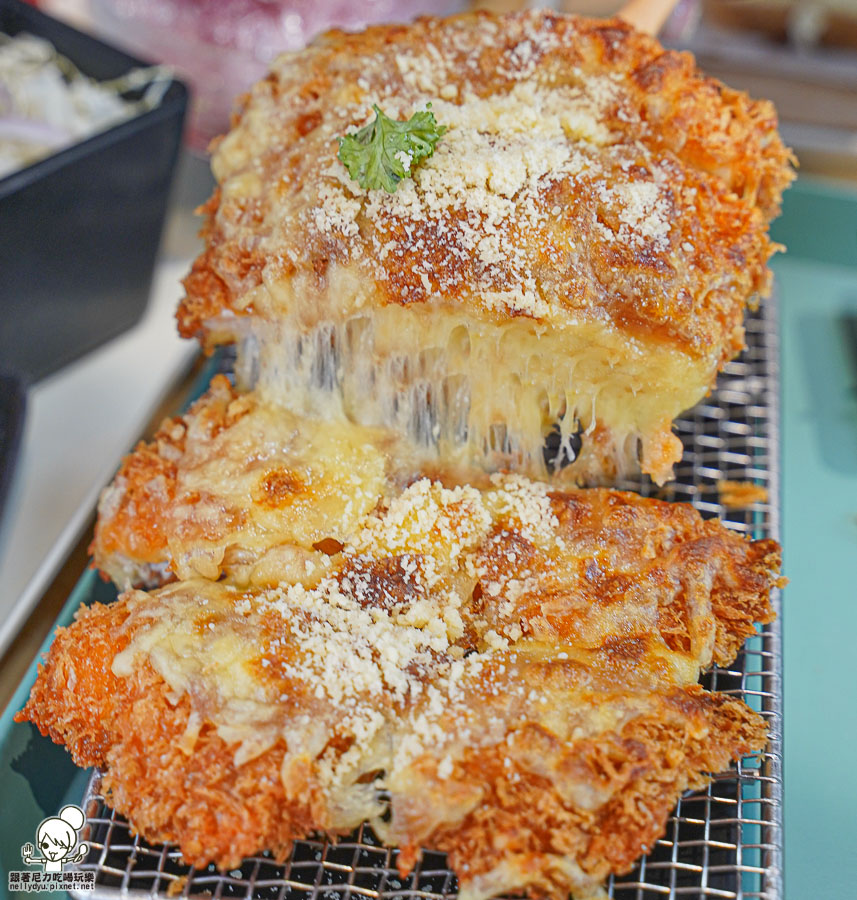 炸豬排 炸物 定食 高雄炸豬排 三筋 好吃 草莓 草莓季節 冬季限定 甜點 蛋糕 