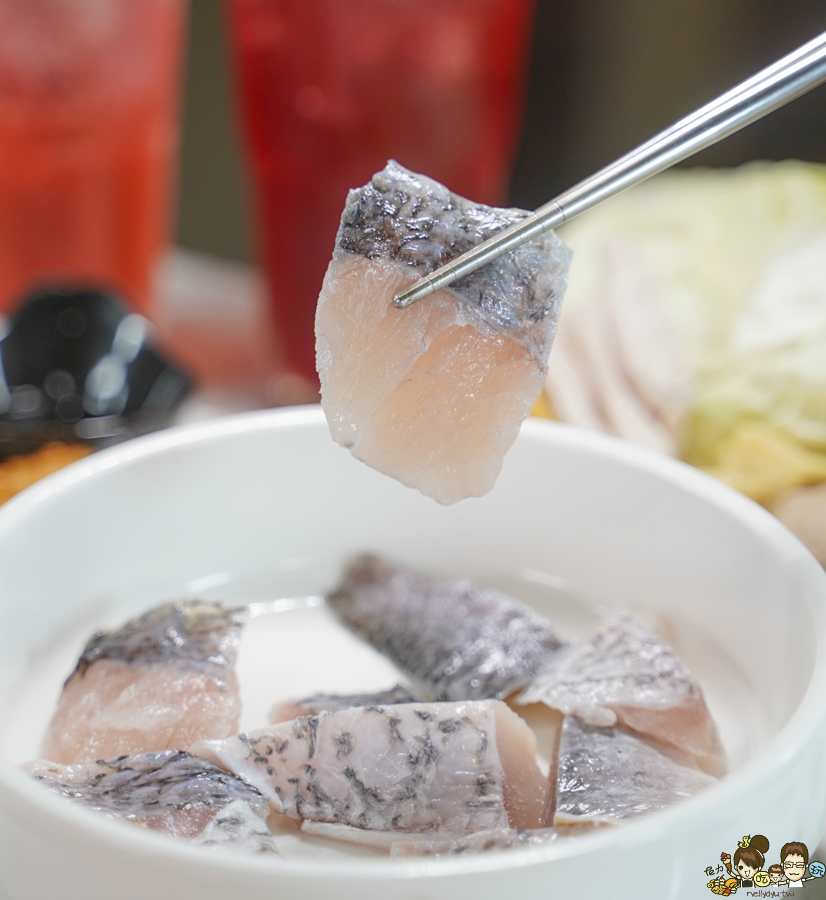 駁二美食 大港橋美食 聚餐 火鍋 高雄港 水水 火鍋 自助式 聚餐 親子 聚會 網美 