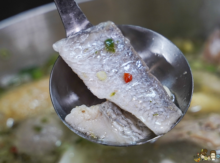 駁二美食 大港橋美食 聚餐 火鍋 高雄港 水水 火鍋 自助式 聚餐 親子 聚會 網美 