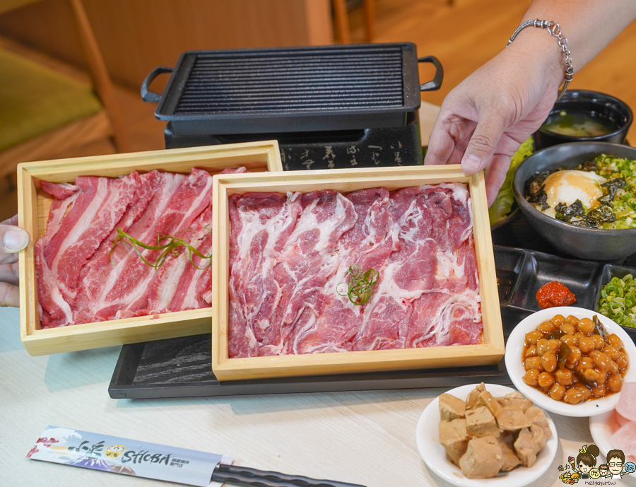 小泉 鑄鐵燒肉 燒肉 定食 日式定食 小菜免費 吃到飽 家樂福 鼎山 聚餐 聚會 家庭 親子 和風 豆腐鍋