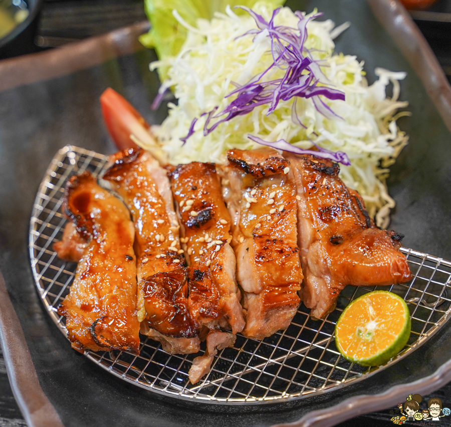 小泉 鑄鐵燒肉 燒肉 定食 日式定食 小菜免費 吃到飽 家樂福 鼎山 聚餐 聚會 家庭 親子 和風 豆腐鍋