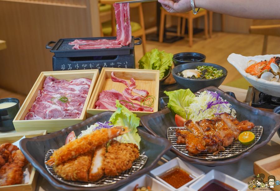 小泉 鑄鐵燒肉 燒肉 定食 日式定食 小菜免費 吃到飽 家樂福 鼎山 聚餐 聚會 家庭 親子 和風 豆腐鍋