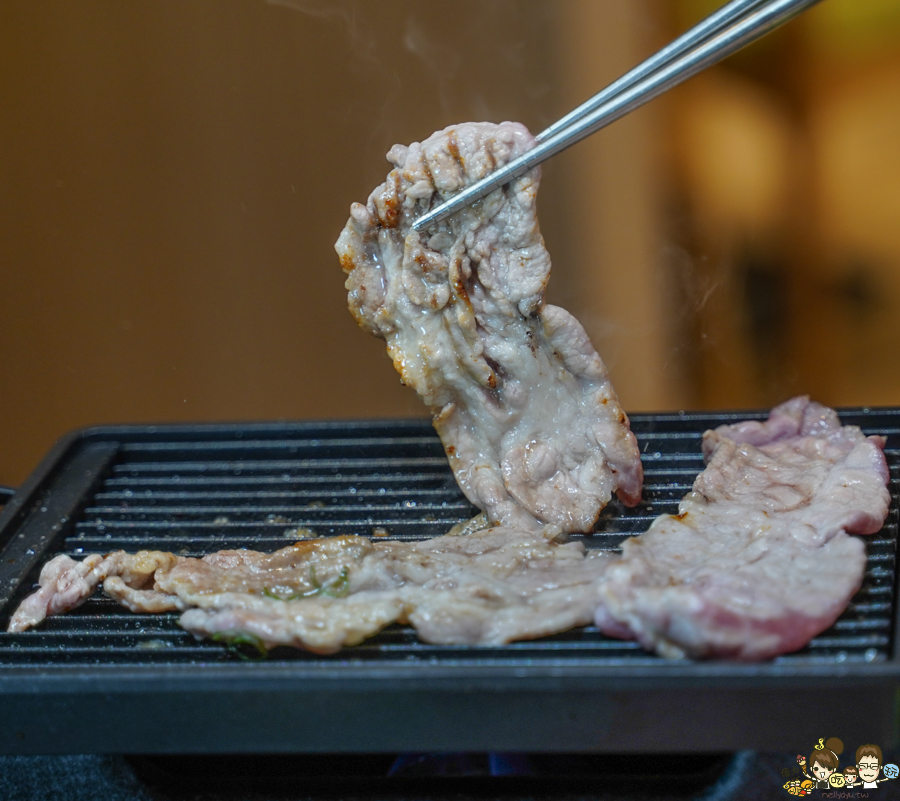 小泉 鑄鐵燒肉 燒肉 定食 日式定食 小菜免費 吃到飽 家樂福 鼎山 聚餐 聚會 家庭 親子 和風 豆腐鍋