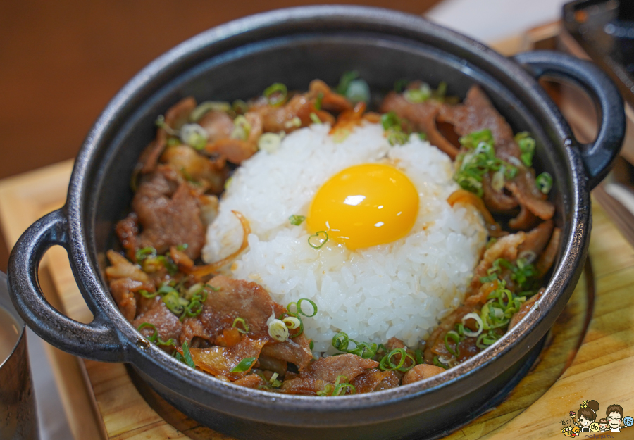 小泉兜福 豆腐鍋專門店 高雄豆腐鍋 鑄鐵美食 熱呼呼 家樂福美食 美食街 主題餐廳 日系 