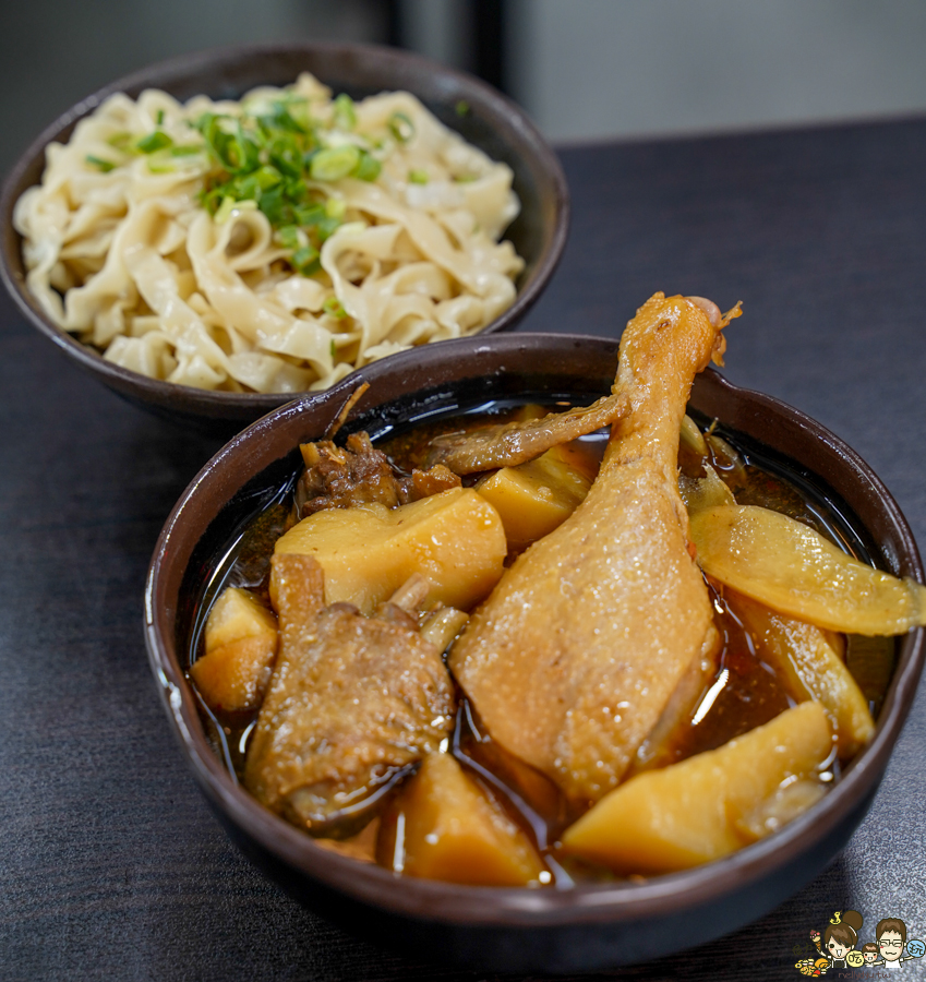 高雄 御麵館 啤酒鴨 肥腸 豬腳 酸辣粉 麵食 高雄麵 好吃麵食 招牌 川味 四川 道地 鄉麻 獨家 獨創