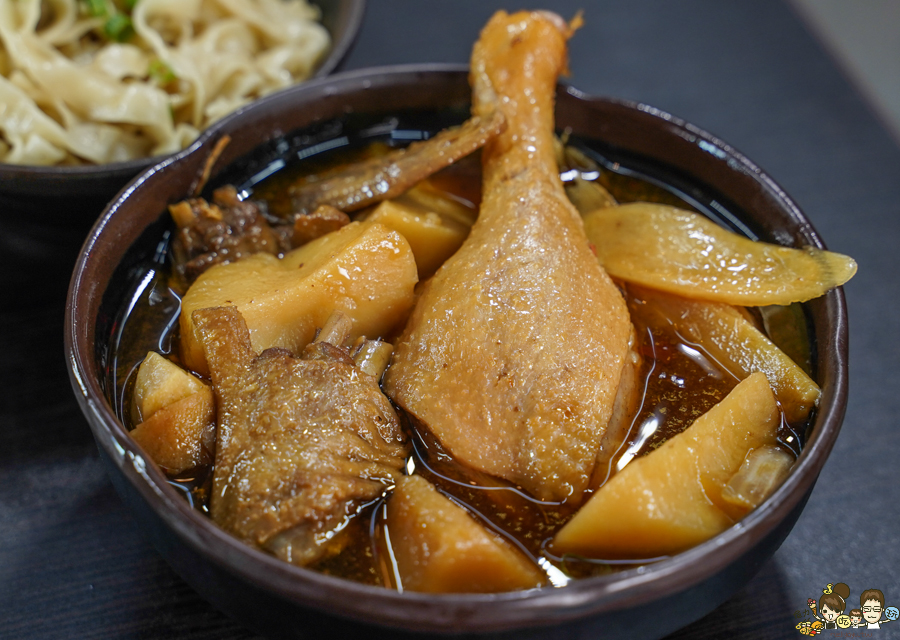 高雄 御麵館 啤酒鴨 肥腸 豬腳 酸辣粉 麵食 高雄麵 好吃麵食 招牌 川味 四川 道地 鄉麻 獨家 獨創