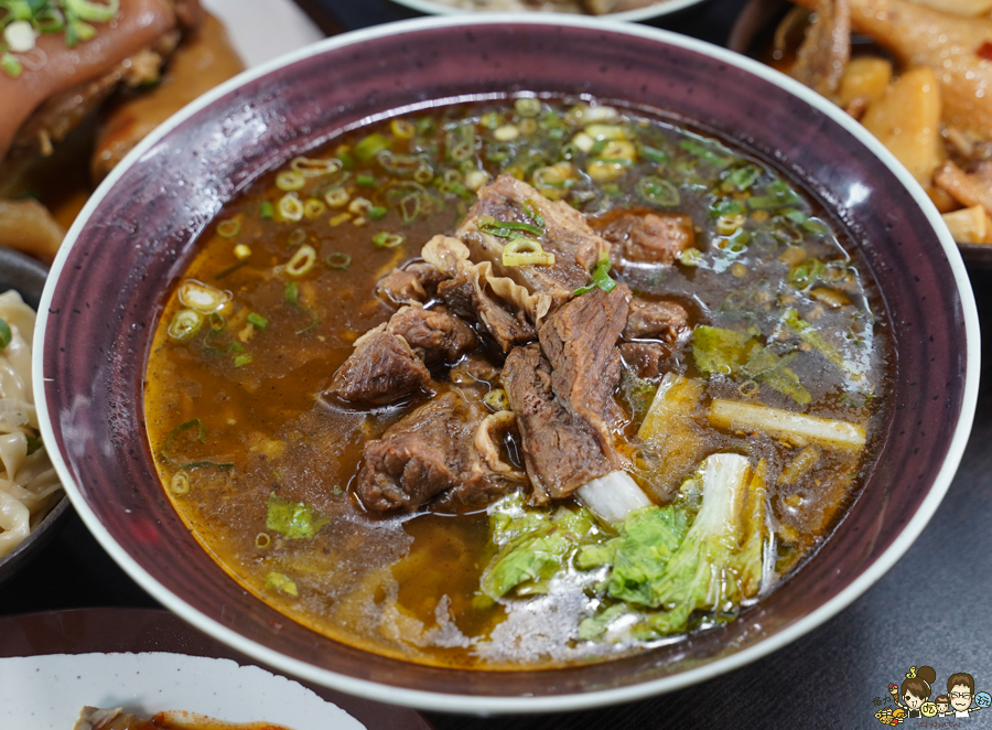 高雄 御麵館 啤酒鴨 肥腸 豬腳 酸辣粉 麵食 高雄麵 好吃麵食 招牌 川味 四川 道地 鄉麻 獨家 獨創