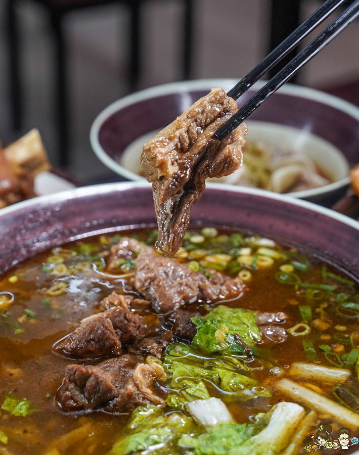 高雄 御麵館 啤酒鴨 肥腸 豬腳 酸辣粉 麵食 高雄麵 好吃麵食 招牌 川味 四川 道地 鄉麻 獨家 獨創