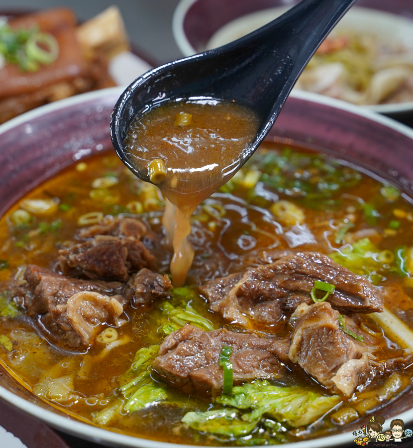 高雄 御麵館 啤酒鴨 肥腸 豬腳 酸辣粉 麵食 高雄麵 好吃麵食 招牌 川味 四川 道地 鄉麻 獨家 獨創