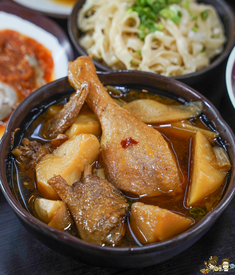 高雄 御麵館 啤酒鴨 肥腸 豬腳 酸辣粉 麵食 高雄麵 好吃麵食 招牌 川味 四川 道地 鄉麻 獨家 獨創