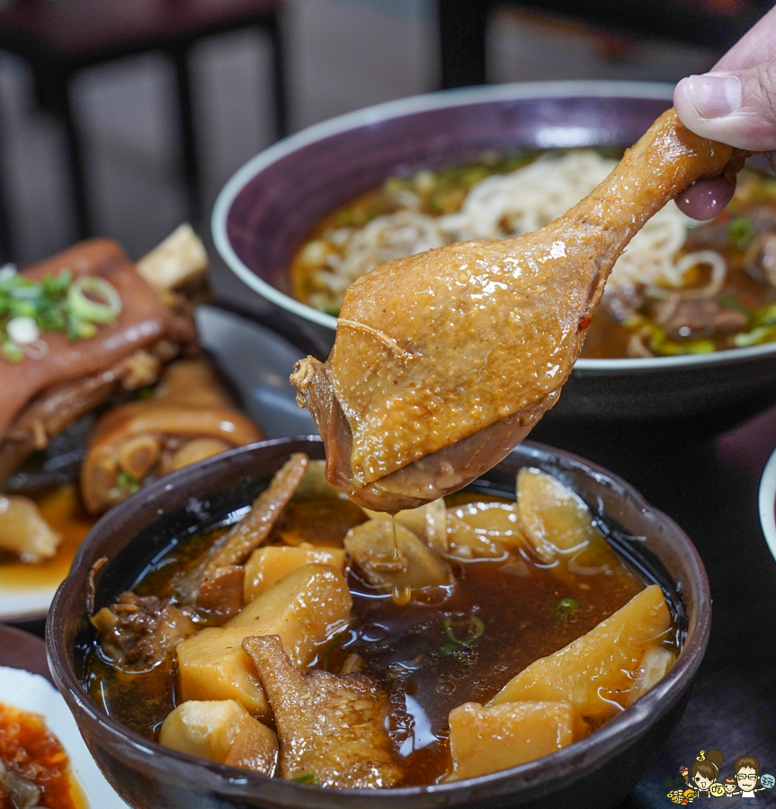 高雄 御麵館 啤酒鴨 肥腸 豬腳 酸辣粉 麵食 高雄麵 好吃麵食 招牌 川味 四川 道地 鄉麻 獨家 獨創