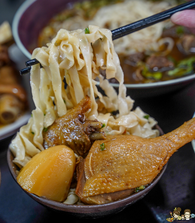 高雄 御麵館 啤酒鴨 肥腸 豬腳 酸辣粉 麵食 高雄麵 好吃麵食 招牌 川味 四川 道地 鄉麻 獨家 獨創