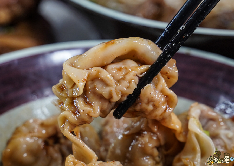 高雄 御麵館 啤酒鴨 肥腸 豬腳 酸辣粉 麵食 高雄麵 好吃麵食 招牌 川味 四川 道地 鄉麻 獨家 獨創