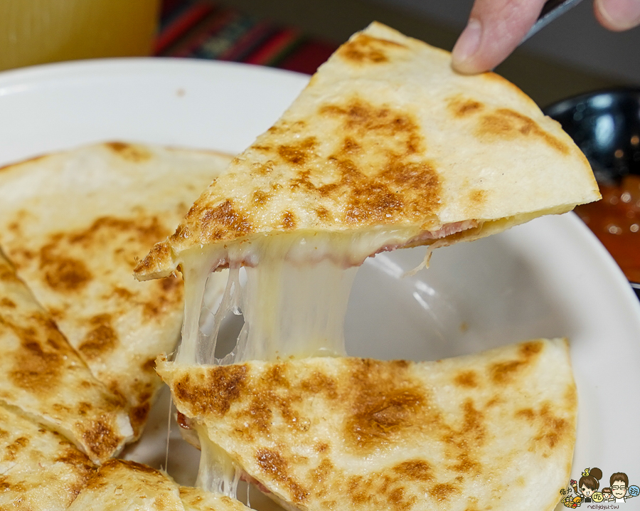 黛麗莎拉丁美洲西班牙餐廳 高雄美食 鹽埕美食 異國 聚餐 包場 約會 慶生 聚會 特色 獨家 拉丁美食 獨家 墨魚飯 烤全雞 烤豬 