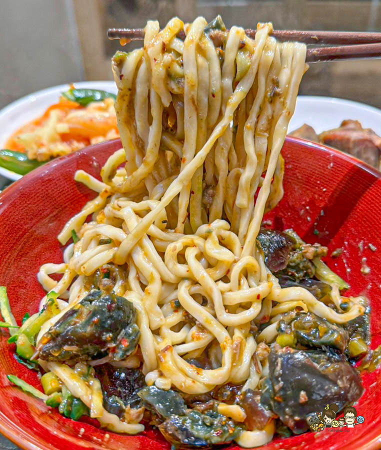 萬得福良食 紅燒 牛肉麵 皮蛋麵 麵食 鳳山 滷味 滷菜 免費清湯 陸軍官校