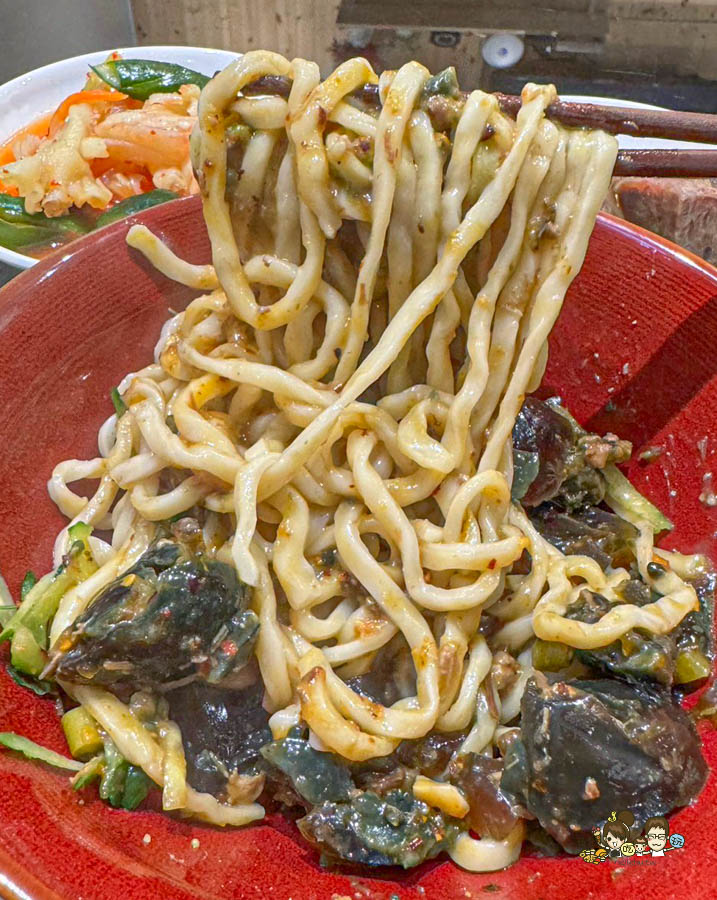 萬得福良食 紅燒 牛肉麵 皮蛋麵 麵食 鳳山 滷味 滷菜 免費清湯 陸軍官校